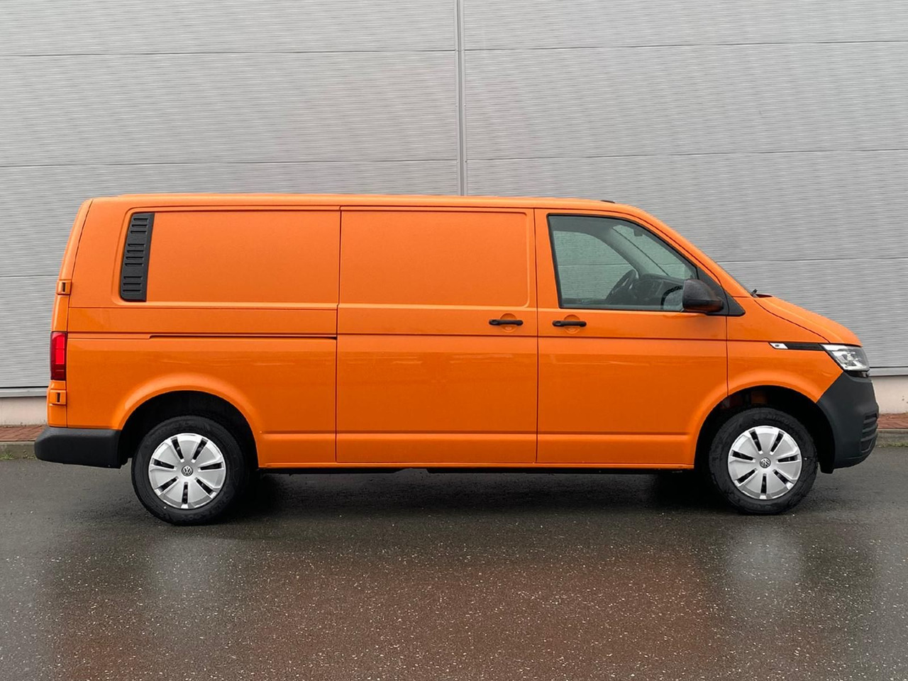Volkswagen T6.1 Transporter Kasten lang LED PDC KLIMA SITZH - Furgon: obrázek 5 Volkswagen T6.1 Transporter Kasten lang LED PDC KLIMA SITZH - Furgon: obrázek 5