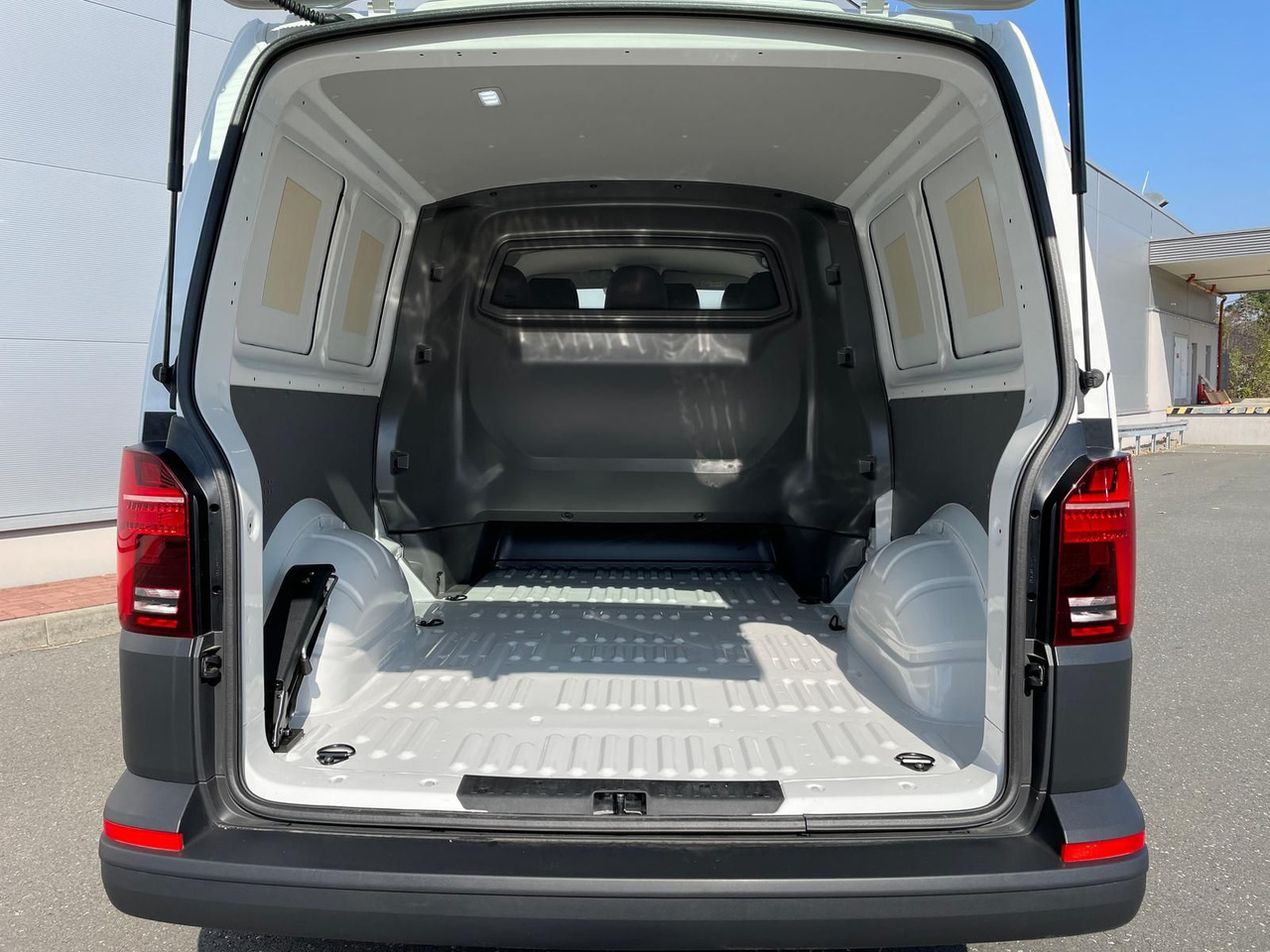 Nový Furgon, Dodávka s dvojitou kabinou Volkswagen T6.1 Transporter MIXTO lang 4M MFL LED TEMPOMAT: obrázek 12