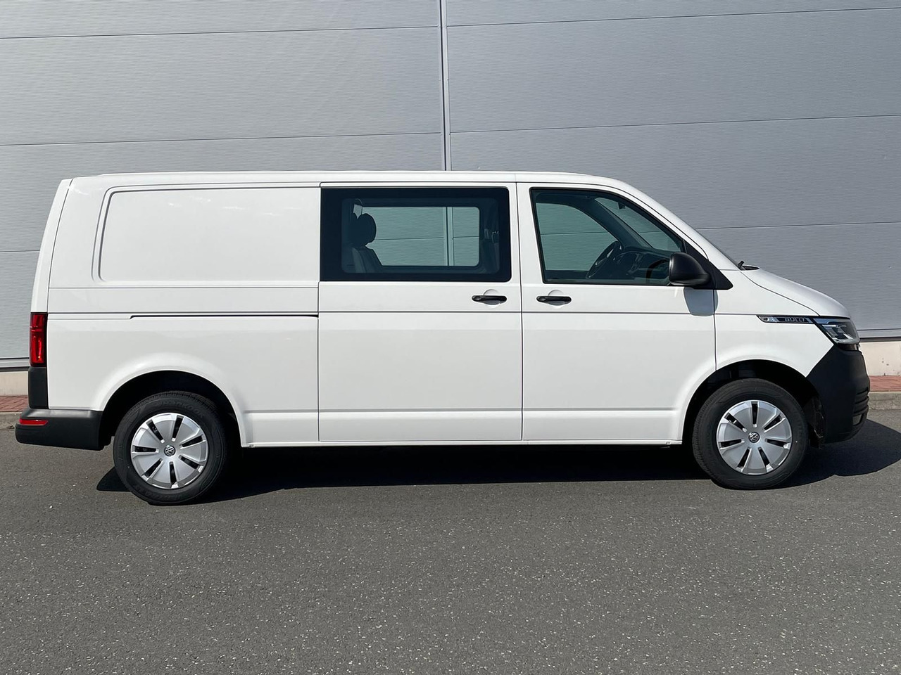 Volkswagen T6.1 Transporter MIXTO lang 4M MFL LED TEMPOMAT - Furgon, Dodávka s dvojitou kabinou: obrázek 5 Volkswagen T6.1 Transporter MIXTO lang 4M MFL LED TEMPOMAT - Furgon, Dodávka s dvojitou kabinou: obrázek 5