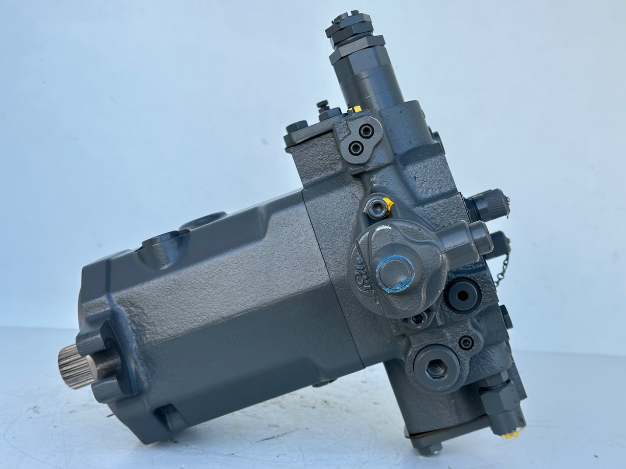 LIEBHERR - LINDE Original Hydromotor Typ:HMF75-02 2560 G 03 mit ID-Nr.10007106. A914 B-LI, A914 LI, A924 B-LI, A924 LI, MG15, MBG12, MG20, MFG10, BG12H #HYX293G00103# - Hydraulický motor pro Kolesové rýpadlo: obrázek 5 LIEBHERR - LINDE Original Hydromotor Typ:HMF75-02 2560 G 03 mit ID-Nr.10007106. A914 B-LI, A914 LI, A924 B-LI, A924 LI, MG15, MBG12, MG20, MFG10, BG12H #HYX293G00103# - Hydraulický motor pro Kolesové rýpadlo: obrázek 5