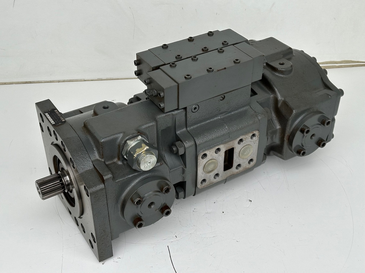 Liebherr Hydraulikdoppelpumpe Typ:LPVD 075. ID-Nr.9076806 - ID-Nr.9279749 - ID-Nr.9880487 - ID-Nr.9073988. A902 IND - A904 IND. #9076806.15495# - Hydraulické čerpadlo pro Stavební technika: obrázek 2 Liebherr Hydraulikdoppelpumpe Typ:LPVD 075. ID-Nr.9076806 - ID-Nr.9279749 - ID-Nr.9880487 - ID-Nr.9073988. A902 IND - A904 IND. #9076806.15495# - Hydraulické čerpadlo pro Stavební technika: obrázek 2
