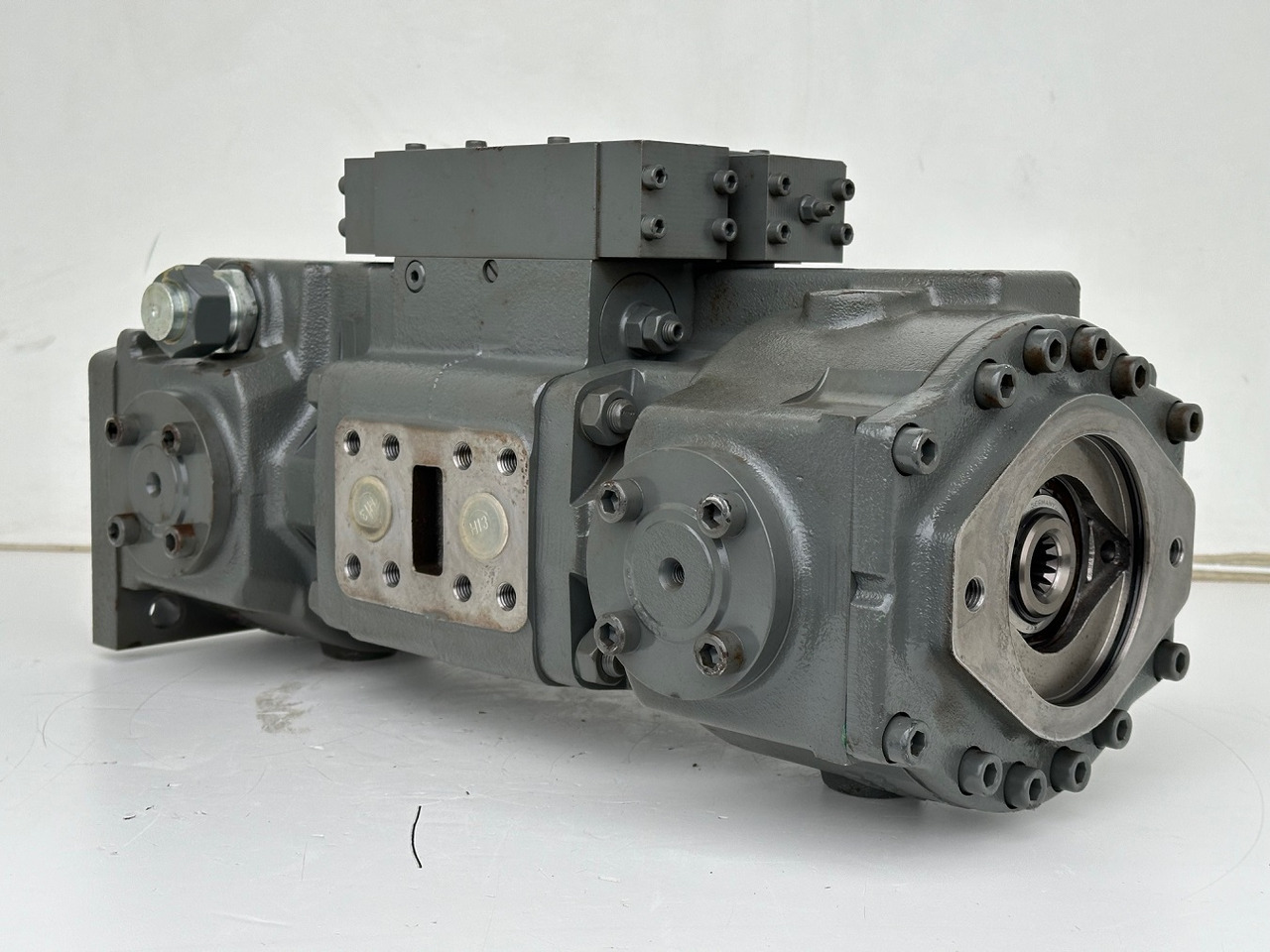 Liebherr Hydraulikdoppelpumpe Typ:LPVD 075. ID-Nr.9076806 - ID-Nr.9279749 - ID-Nr.9880487 - ID-Nr.9073988. A902 IND - A904 IND. #9076806.15495# - Hydraulické čerpadlo pro Stavební technika: obrázek 5 Liebherr Hydraulikdoppelpumpe Typ:LPVD 075. ID-Nr.9076806 - ID-Nr.9279749 - ID-Nr.9880487 - ID-Nr.9073988. A902 IND - A904 IND. #9076806.15495# - Hydraulické čerpadlo pro Stavební technika: obrázek 5