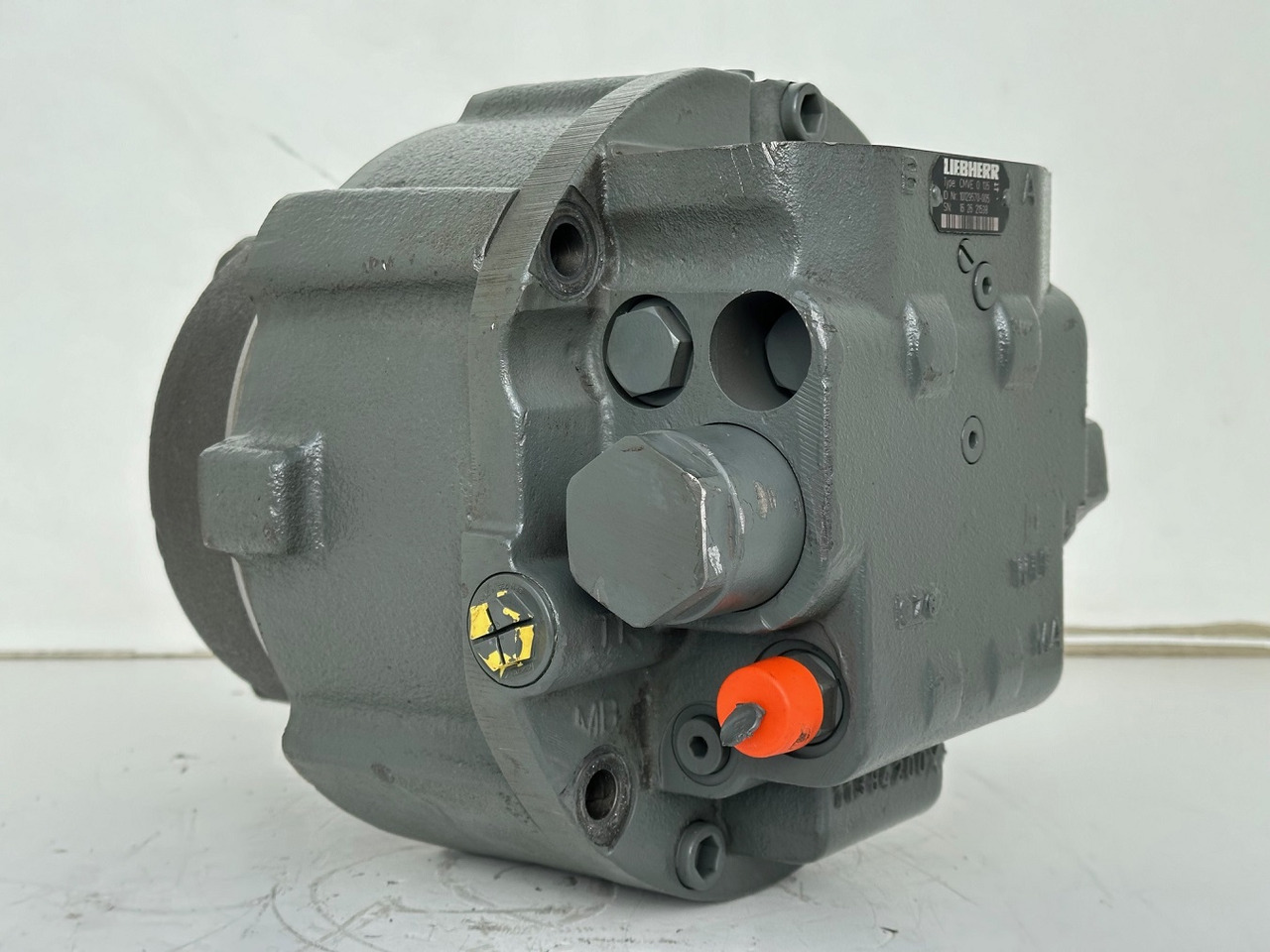 Liebherr Hydraulikeinbaumotor CMVE O 135. ID-Nr.10129570 - ID-Nr.11439804. FAT400P112 - FAT550P093. R930, R934, R936, R940, R944, R946, R950T. #10129570.21538# - Hydraulický motor pro Stavební technika: obrázek 5 Liebherr Hydraulikeinbaumotor CMVE O 135. ID-Nr.10129570 - ID-Nr.11439804. FAT400P112 - FAT550P093. R930, R934, R936, R940, R944, R946, R950T. #10129570.21538# - Hydraulický motor pro Stavební technika: obrázek 5