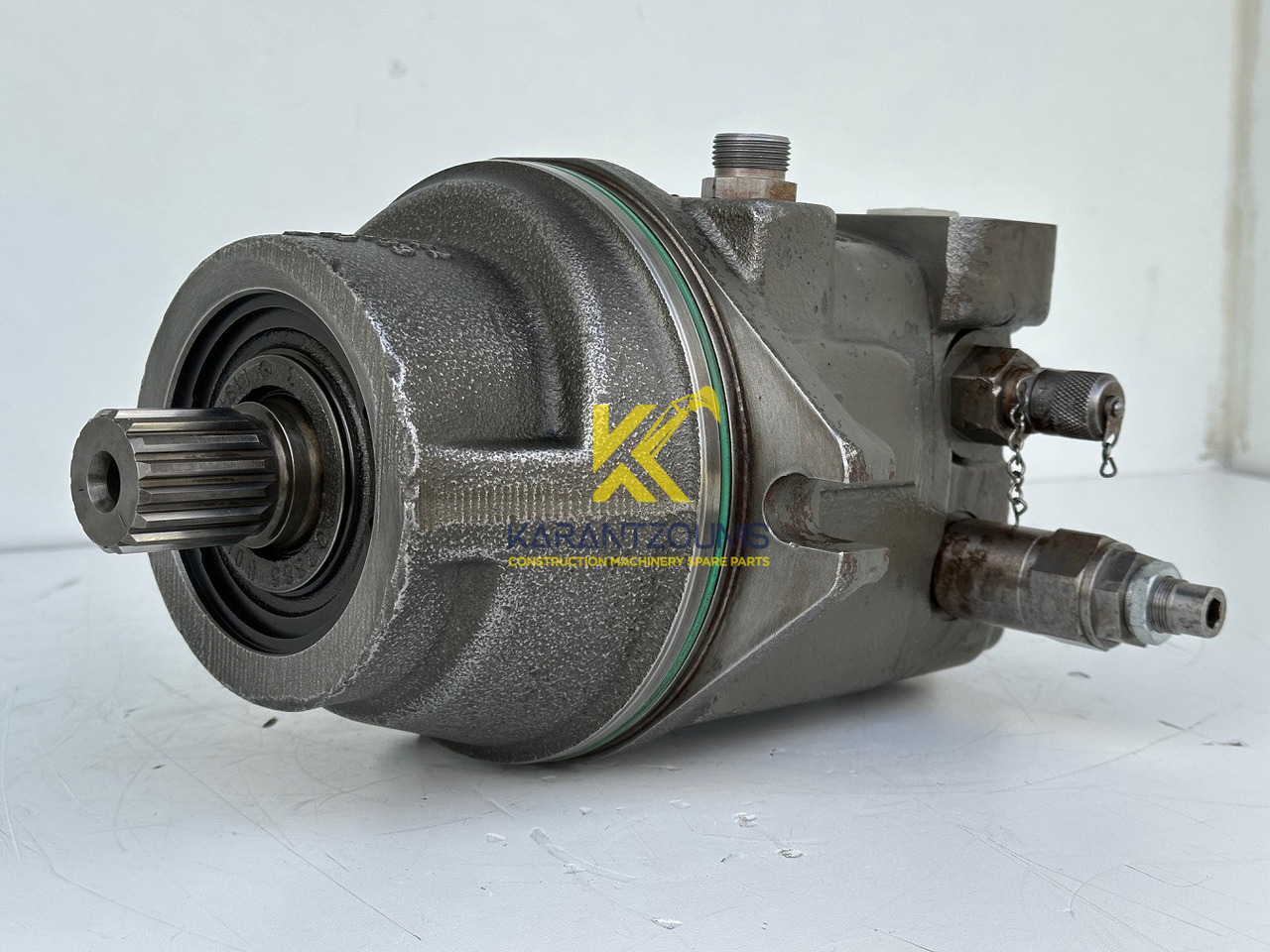 Liebherr Hydraulikeinbaumotor Typ:FMF058, ID-Nr.10122576 - ID-Nr.10145827 - ID-Nr.11371069. LOS1906, P924 COMP , R906, R906 PROTO, R916, R922, R924, R924 COMP, R926 COMP, R926 K LC. #11371069.08604# - Hydraulický motor pro Pásové rýpadlo: obrázek 1 Liebherr Hydraulikeinbaumotor Typ:FMF058, ID-Nr.10122576 - ID-Nr.10145827 - ID-Nr.11371069. LOS1906, P924 COMP , R906, R906 PROTO, R916, R922, R924, R924 COMP, R926 COMP, R926 K LC. #11371069.08604# - Hydraulický motor pro Pásové rýpadlo: obrázek 1