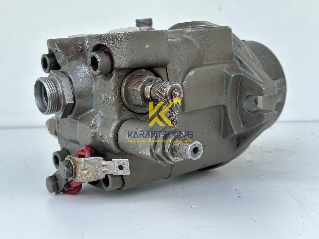 Liebherr Hydraulikeinbaumotor Typ:FMF058, ID-Nr.10122576 - ID-Nr.10145827 - ID-Nr.11371069. LOS1906, P924 COMP , R906, R906 PROTO, R916, R922, R924, R924 COMP, R926 COMP, R926 K LC. #11371069.08604# - Hydraulický motor pro Pásové rýpadlo: obrázek 4 Liebherr Hydraulikeinbaumotor Typ:FMF058, ID-Nr.10122576 - ID-Nr.10145827 - ID-Nr.11371069. LOS1906, P924 COMP , R906, R906 PROTO, R916, R922, R924, R924 COMP, R926 COMP, R926 K LC. #11371069.08604# - Hydraulický motor pro Pásové rýpadlo: obrázek 4