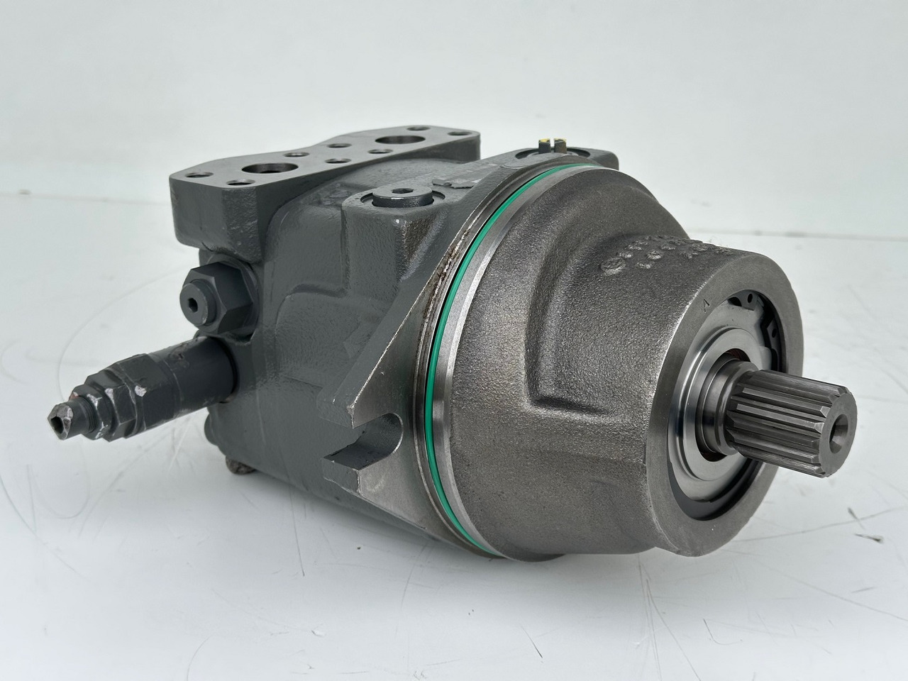 Liebherr Hydraulikeinbaumotor Typ:FMF058. ID-Nr.12483261. SAT275/266. R926 K-LC-1565, R926 K-LC-1827, R930 T-1980. #12483261.00573# - Hydraulický motor pro Pásové rýpadlo: obrázek 2 Liebherr Hydraulikeinbaumotor Typ:FMF058. ID-Nr.12483261. SAT275/266. R926 K-LC-1565, R926 K-LC-1827, R930 T-1980. #12483261.00573# - Hydraulický motor pro Pásové rýpadlo: obrázek 2