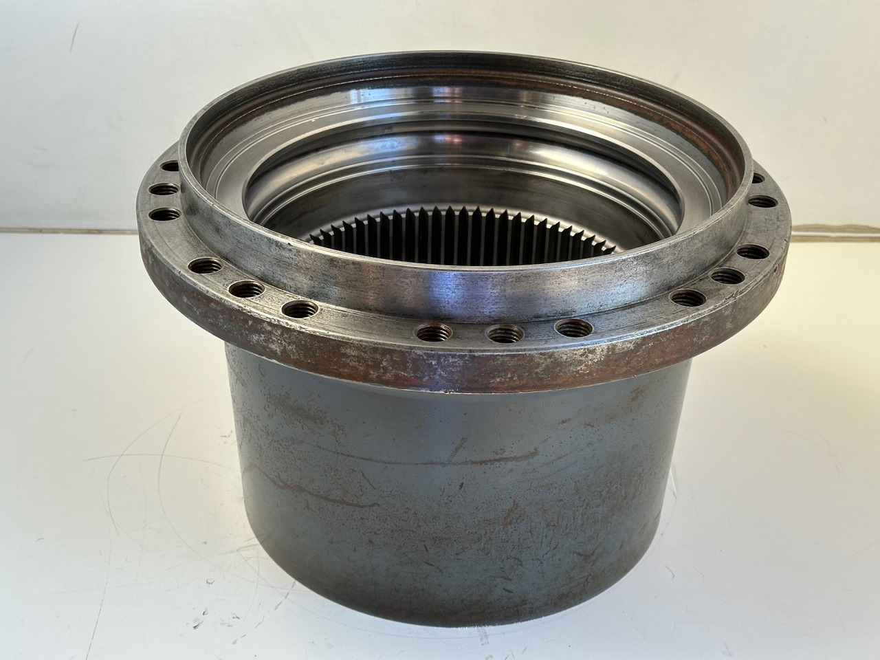 Liebherr Innenrad ID-Nr.90206742. FAT350P126 - FAT350P138. LOS1926 - R920 - R922 - R924 - R925 - R926 - R930 T.#90206742.18.12# - Koncový převod pro Pásové rýpadlo: obrázek 1 Liebherr Innenrad ID-Nr.90206742. FAT350P126 - FAT350P138. LOS1926 - R920 - R922 - R924 - R925 - R926 - R930 T.#90206742.18.12# - Koncový převod pro Pásové rýpadlo: obrázek 1