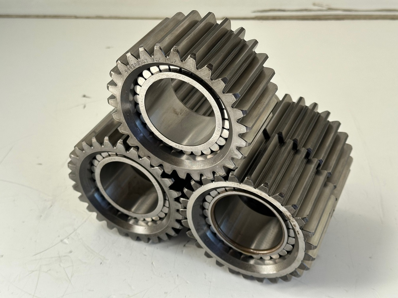 Liebherr Planetenrad ID-Nr.9443004 - ID-Nr.944300403. FAT400-FAT400/018-FAT400P018-FAT400P063-FAT400P073-FAT400P092. R934 IND,R906,R914,R916,R922,R924,R932,R934,R936,R942,R944. #944300503.18.12# - Koncový převod pro Pásové rýpadlo: obrázek 3 Liebherr Planetenrad ID-Nr.9443004 - ID-Nr.944300403. FAT400-FAT400/018-FAT400P018-FAT400P063-FAT400P073-FAT400P092. R934 IND,R906,R914,R916,R922,R924,R932,R934,R936,R942,R944. #944300503.18.12# - Koncový převod pro Pásové rýpadlo: obrázek 3