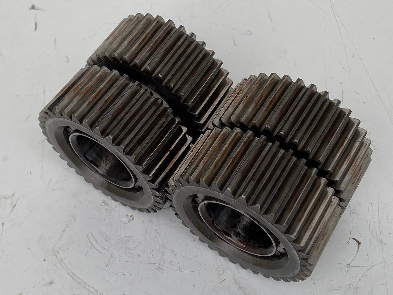 Liebherr Planetenrad mit Zylinderrollenlager ID-Nr.9443048 - ID-Nr.944304803 - ID-Nr.90209439 - ID-Nr.761003303- ID-Nr.10191884. #PL25.11# - Pohon otoče pro Pásové rýpadlo: obrázek 5 Liebherr Planetenrad mit Zylinderrollenlager ID-Nr.9443048 - ID-Nr.944304803 - ID-Nr.90209439 - ID-Nr.761003303- ID-Nr.10191884. #PL25.11# - Pohon otoče pro Pásové rýpadlo: obrázek 5