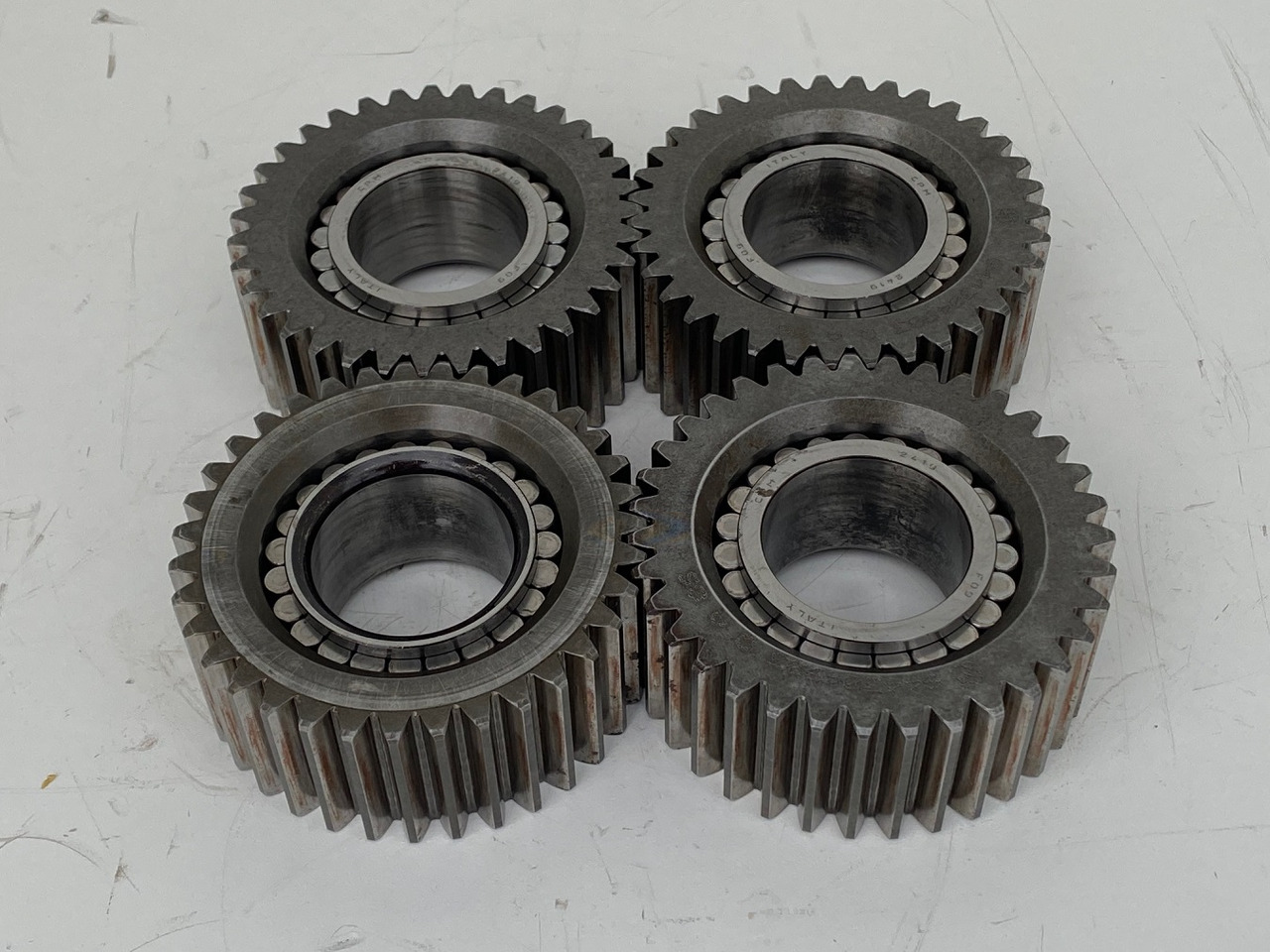 Liebherr Planetenrad mit Zylinderrollenlager ID-Nr.9443048 - ID-Nr.944304803 - ID-Nr.90209439 - ID-Nr.761003303- ID-Nr.10191884. #PL25.11# - Pohon otoče pro Pásové rýpadlo: obrázek 1 Liebherr Planetenrad mit Zylinderrollenlager ID-Nr.9443048 - ID-Nr.944304803 - ID-Nr.90209439 - ID-Nr.761003303- ID-Nr.10191884. #PL25.11# - Pohon otoče pro Pásové rýpadlo: obrázek 1