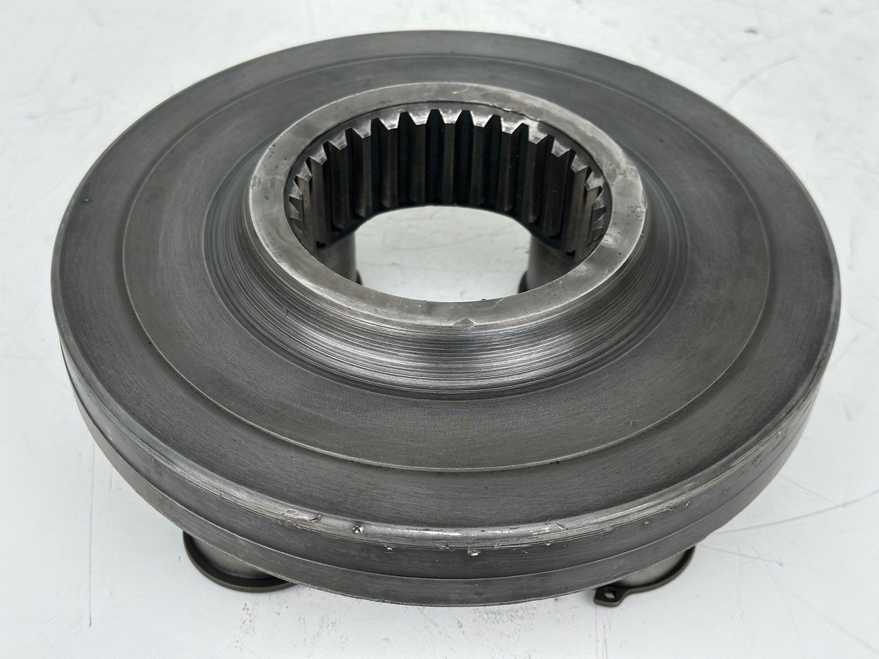 Liebherr Planetenträger ID-Nr.944306303 - ID-Nr.9443063. A924, A934, LH30, LH35, R906, R916, R922, R924, R926, R932, R934, R944. #944306303.E5.058# - Pohon otoče pro Stavební technika: obrázek 4 Liebherr Planetenträger ID-Nr.944306303 - ID-Nr.9443063. A924, A934, LH30, LH35, R906, R916, R922, R924, R926, R932, R934, R944. #944306303.E5.058# - Pohon otoče pro Stavební technika: obrázek 4