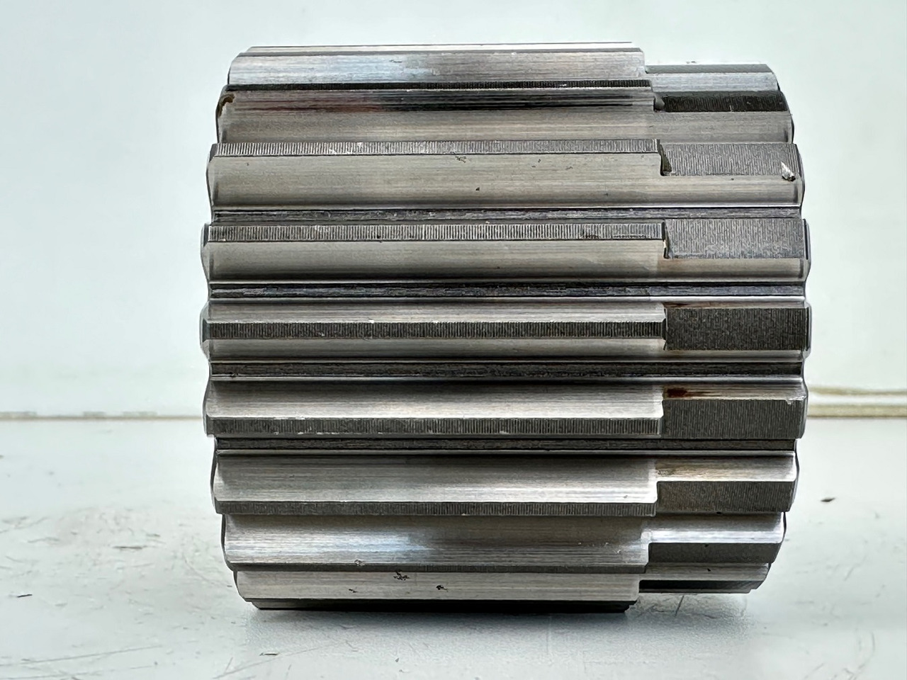 Liebherr Sonnenrad ID-Nr.9442837. FAT350 - FAT350P022 - FAT350P032 - FAT350P059 - FAT350P062 - FAT350P068 - FAT350P079. LH22, LOS103, ER912, LOS914, LOS924 COMP, R313, R317, R900, R902, R904, R912, - Koncový převod pro Pásové rýpadlo: obrázek 5 Liebherr Sonnenrad ID-Nr.9442837. FAT350 - FAT350P022 - FAT350P032 - FAT350P059 - FAT350P062 - FAT350P068 - FAT350P079. LH22, LOS103, ER912, LOS914, LOS924 COMP, R313, R317, R900, R902, R904, R912, - Koncový převod pro Pásové rýpadlo: obrázek 5