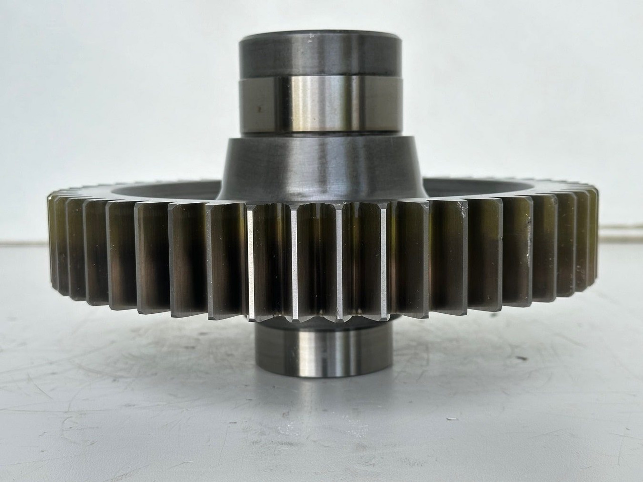 Liebherr Stirnrad ID-Nr.10135600. Pumpenverteilergetriebe Typ:PVG450 C 468. PR776-1296. #10135600.01# - Transmise pro Stavební technika: obrázek 2 Liebherr Stirnrad ID-Nr.10135600. Pumpenverteilergetriebe Typ:PVG450 C 468. PR776-1296. #10135600.01# - Transmise pro Stavební technika: obrázek 2