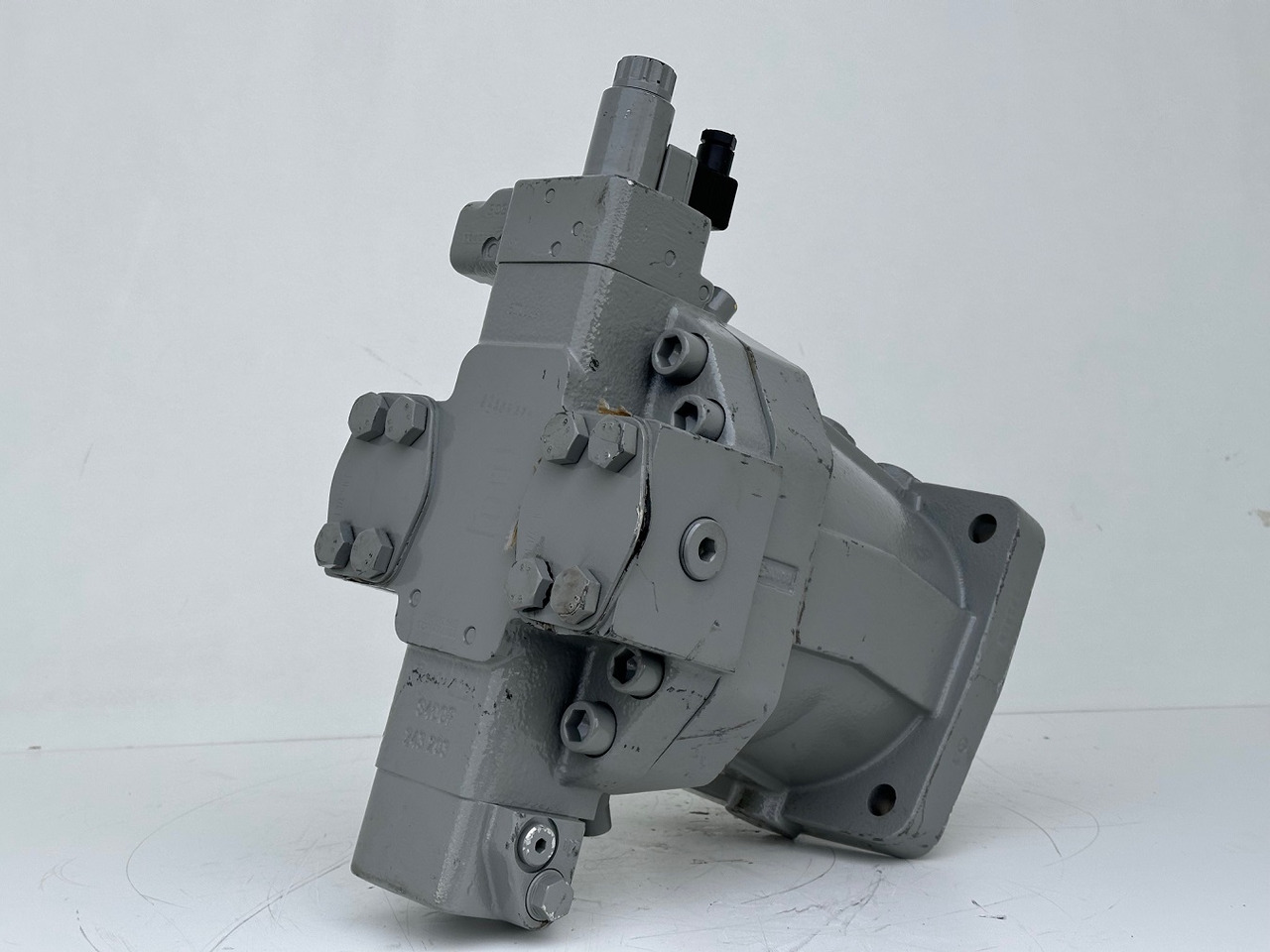 Liebherr Verstellmotor ID-Nr.510240108 - Hydromatik Rexroth Axialkolben-Verstellmotor Typ:A6VM140EP2D/63W-VZB017HB. #24338070# - Hydraulický motor pro Pásový jeřáb: obrázek 4 Liebherr Verstellmotor ID-Nr.510240108 - Hydromatik Rexroth Axialkolben-Verstellmotor Typ:A6VM140EP2D/63W-VZB017HB. #24338070# - Hydraulický motor pro Pásový jeřáb: obrázek 4