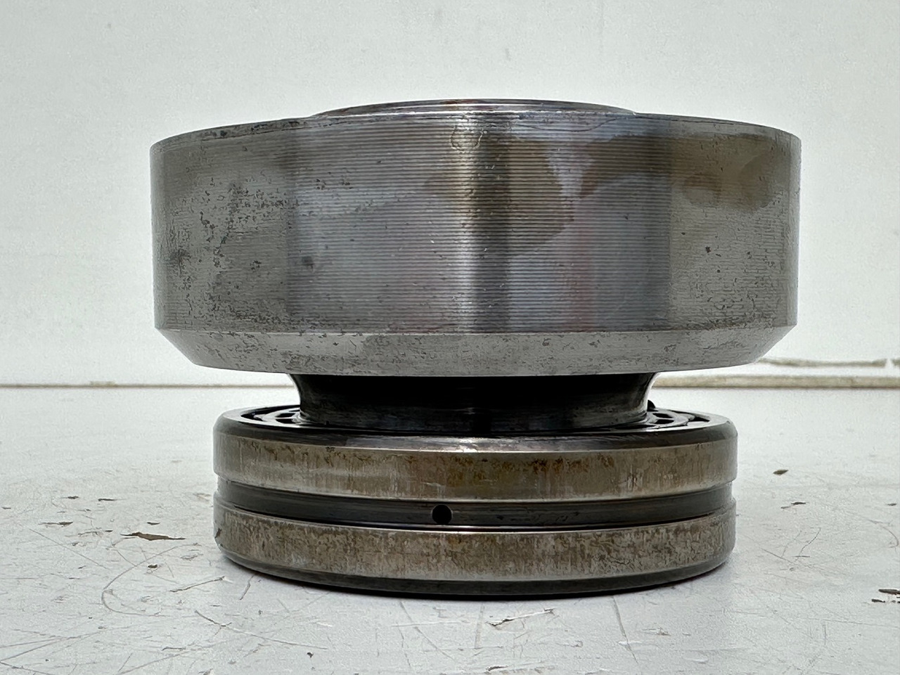 Liebherr Zapfenflansch ID-Nr.90012819 mit Pendelrollenlager ID-Nr.746110501. FAT400G546, FAT400F560-2H00, FAT400F432-2H00. LR626-1327, PR71605LGP1823, PR716LGP-1423. PR716XL-1422. #90012819.28.09# - Koncový převod pro Buldozer: obrázek 3 Liebherr Zapfenflansch ID-Nr.90012819 mit Pendelrollenlager ID-Nr.746110501. FAT400G546, FAT400F560-2H00, FAT400F432-2H00. LR626-1327, PR71605LGP1823, PR716LGP-1423. PR716XL-1422. #90012819.28.09# - Koncový převod pro Buldozer: obrázek 3