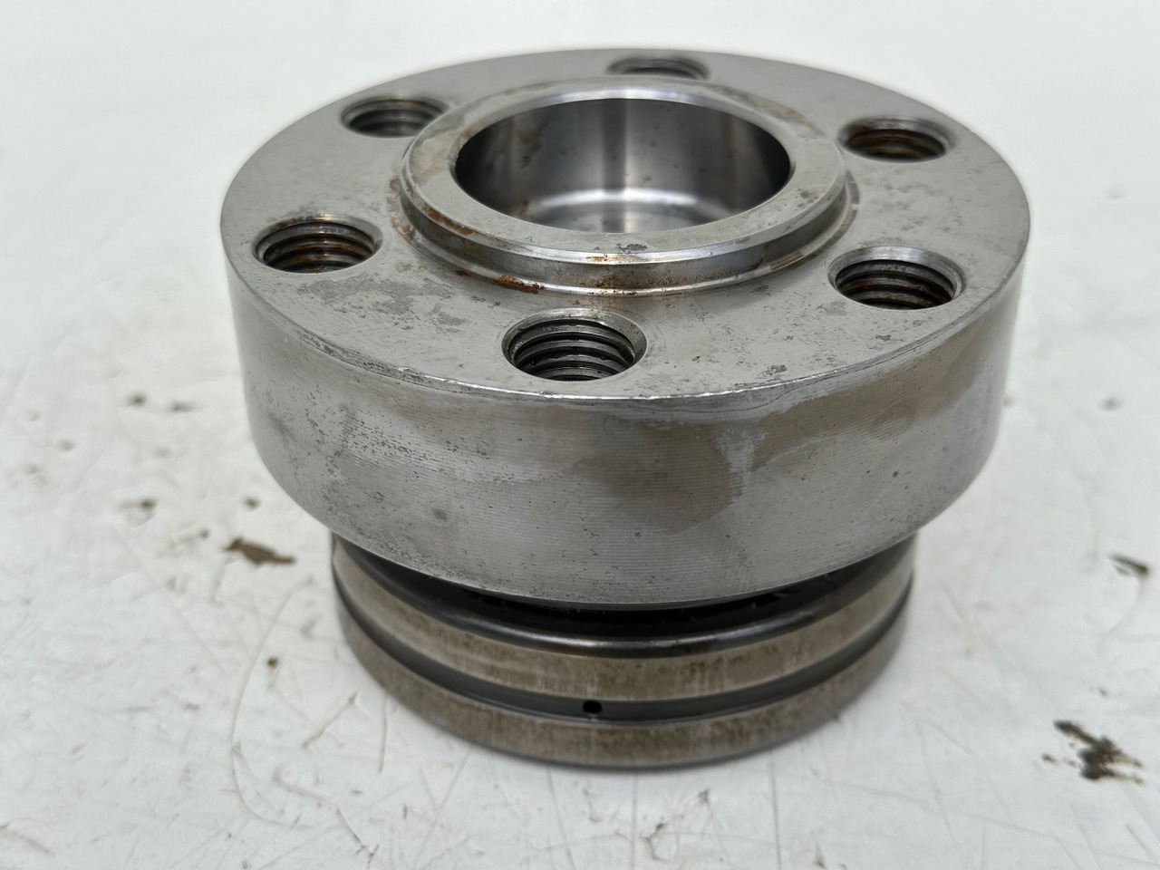 Liebherr Zapfenflansch ID-Nr.90012819 mit Pendelrollenlager ID-Nr.746110501. FAT400G546, FAT400F560-2H00, FAT400F432-2H00. LR626-1327, PR71605LGP1823, PR716LGP-1423. PR716XL-1422. #90012819.28.09# - Koncový převod pro Buldozer: obrázek 1 Liebherr Zapfenflansch ID-Nr.90012819 mit Pendelrollenlager ID-Nr.746110501. FAT400G546, FAT400F560-2H00, FAT400F432-2H00. LR626-1327, PR71605LGP1823, PR716LGP-1423. PR716XL-1422. #90012819.28.09# - Koncový převod pro Buldozer: obrázek 1