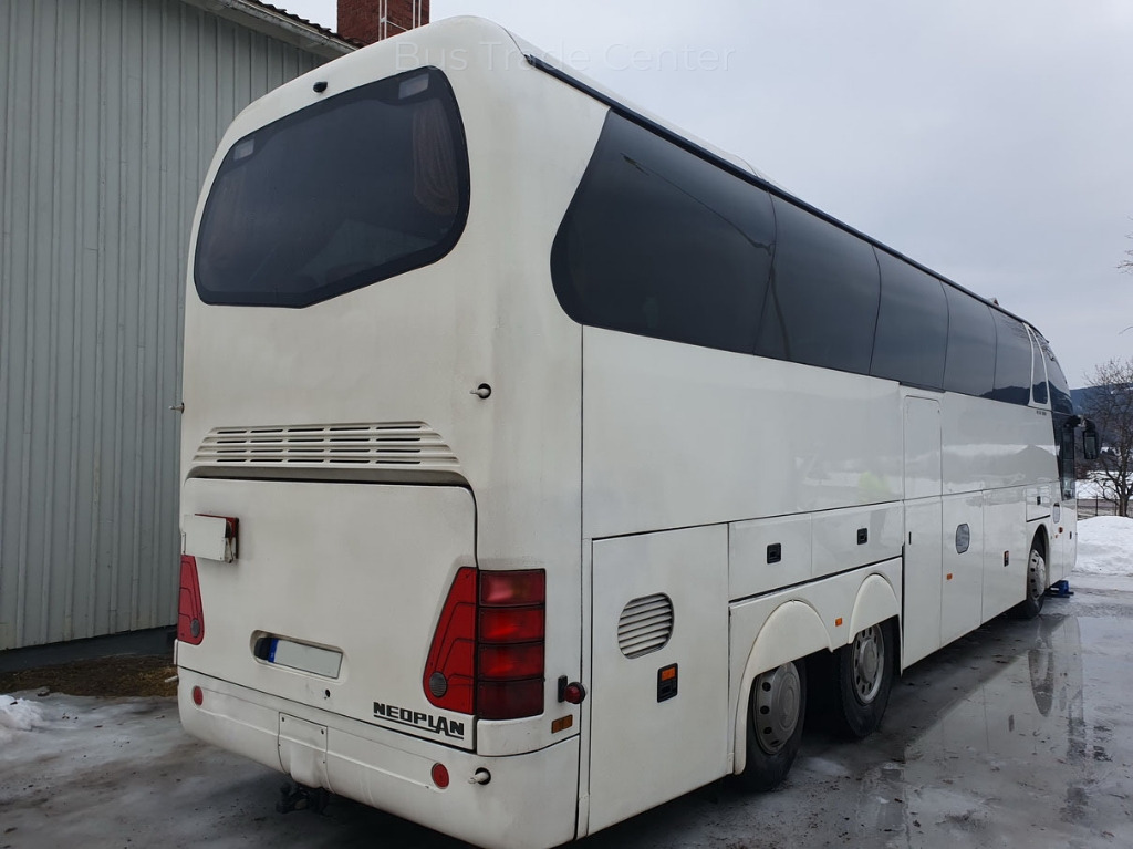 NEOPLAN STARLINER N516/3 SHDH - Turistický autobus: obrázek 2 NEOPLAN STARLINER N516/3 SHDH - Turistický autobus: obrázek 2