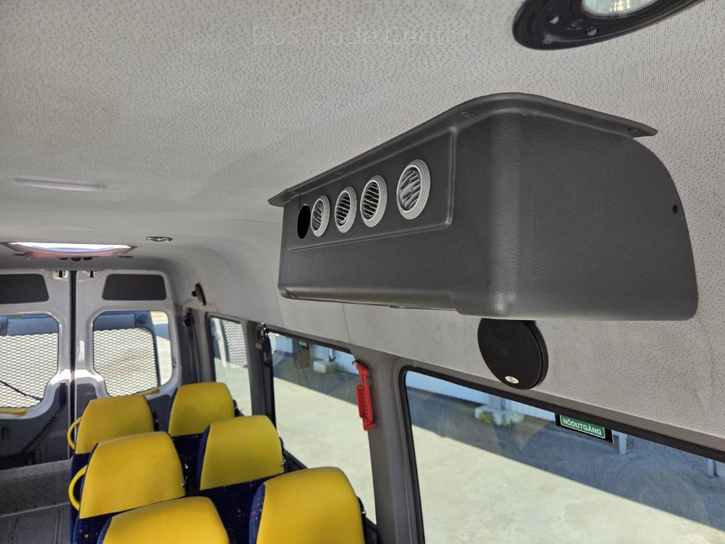 VOLKSWAGEN Crafter 50 LR // 3 units with lift - Minibus, Mikrobus: obrázek 5 VOLKSWAGEN Crafter 50 LR // 3 units with lift - Minibus, Mikrobus: obrázek 5