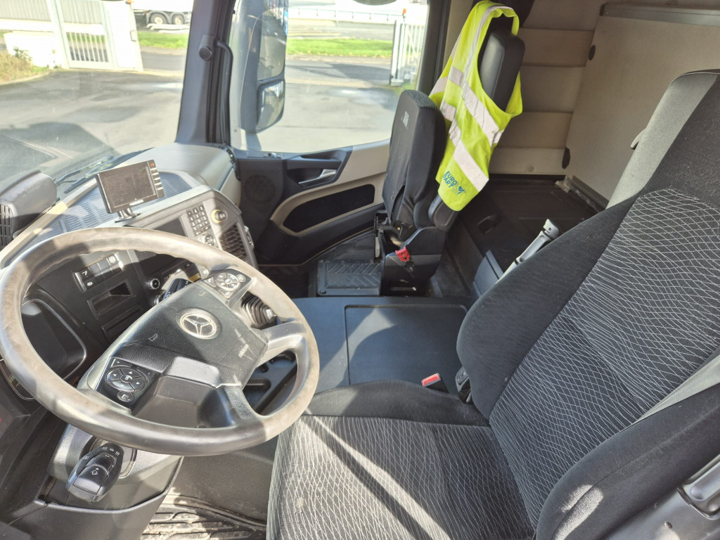 Mercedes Benz 1846 Actros (Nr. 5883) - Cisternové vozidlo: obrázek 2 Mercedes Benz 1846 Actros (Nr. 5883) - Cisternové vozidlo: obrázek 2