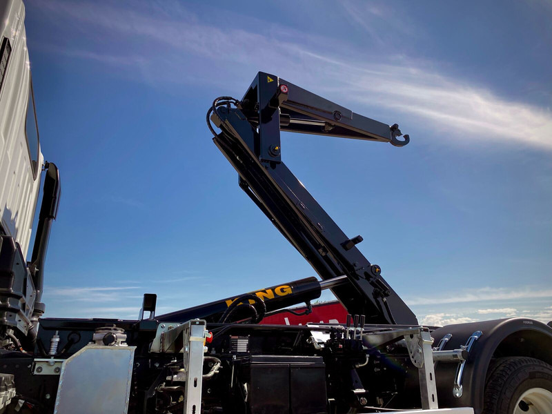 Isuzu M27 - Hákový nosič kontejnerů: obrázek 5 Isuzu M27 - Hákový nosič kontejnerů: obrázek 5