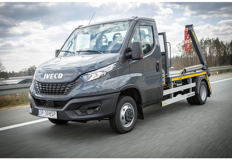Iveco Daily 70C18 + KING Bramowiec / Skiploader / Absetzkipper - Ramenový nosič kontajnerov: obrázek 2 Iveco Daily 70C18 + KING Bramowiec / Skiploader / Absetzkipper - Ramenový nosič kontajnerov: obrázek 2