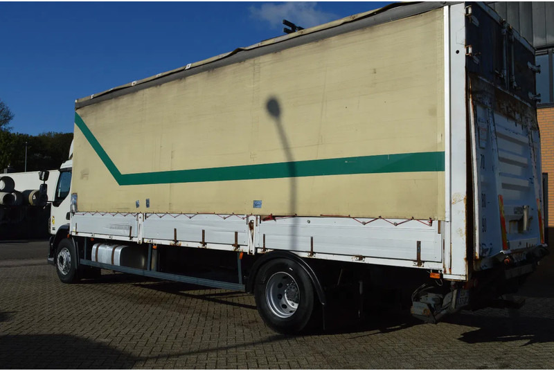 DAF CF 250 * EURO3 * MANUAL * 4X2 * - Plachtový nákladní auto: obrázek 3 DAF CF 250 * EURO3 * MANUAL * 4X2 * - Plachtový nákladní auto: obrázek 3