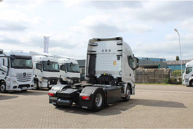 Iveco Stralis 460 * EURO6 * CNG * RETARDER * 4X2 * - Tahač: obrázek 4 Iveco Stralis 460 * EURO6 * CNG * RETARDER * 4X2 * - Tahač: obrázek 4