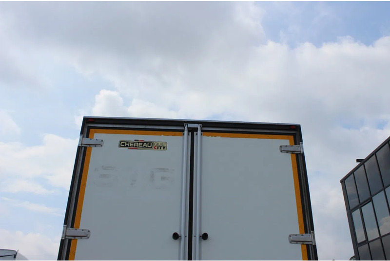 Volvo FM 330 * EURO5 * CARRIER SUPRA SILENT MT * - Chladírenský nákladní automobil: obrázek 3 Volvo FM 330 * EURO5 * CARRIER SUPRA SILENT MT * - Chladírenský nákladní automobil: obrázek 3