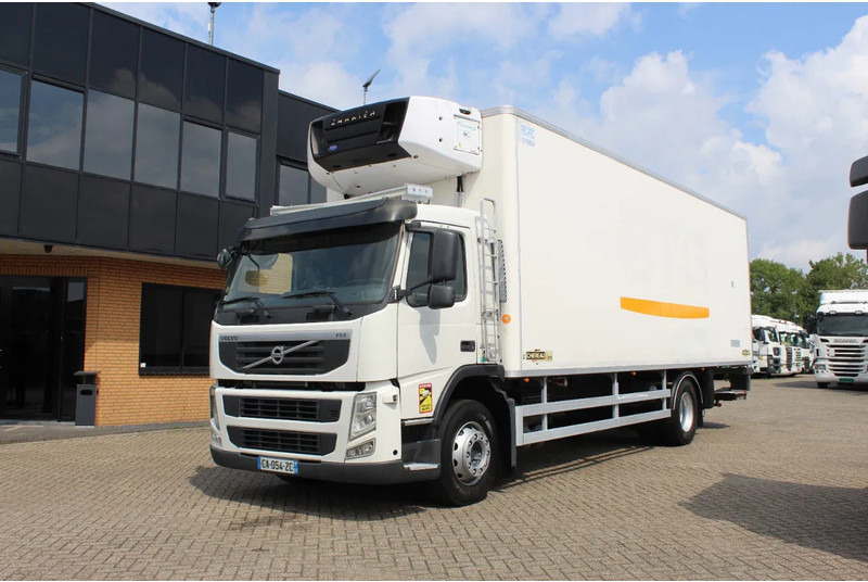 Volvo FM 330 * EURO5 * CARRIER SUPRA SILENT MT * - Chladírenský nákladní automobil: obrázek 1 Volvo FM 330 * EURO5 * CARRIER SUPRA SILENT MT * - Chladírenský nákladní automobil: obrázek 1