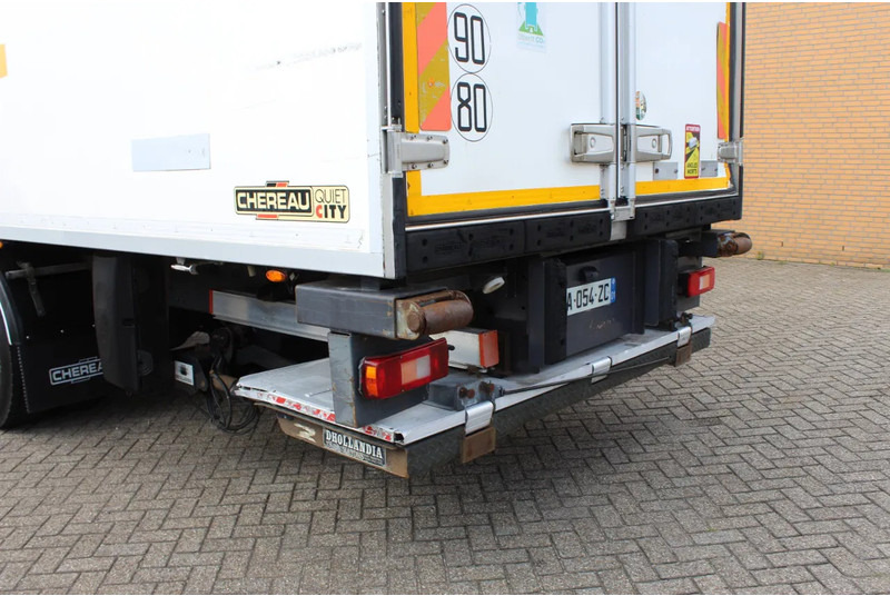 Volvo FM 330 * EURO5 * CARRIER SUPRA SILENT MT * - Chladírenský nákladní automobil: obrázek 4 Volvo FM 330 * EURO5 * CARRIER SUPRA SILENT MT * - Chladírenský nákladní automobil: obrázek 4