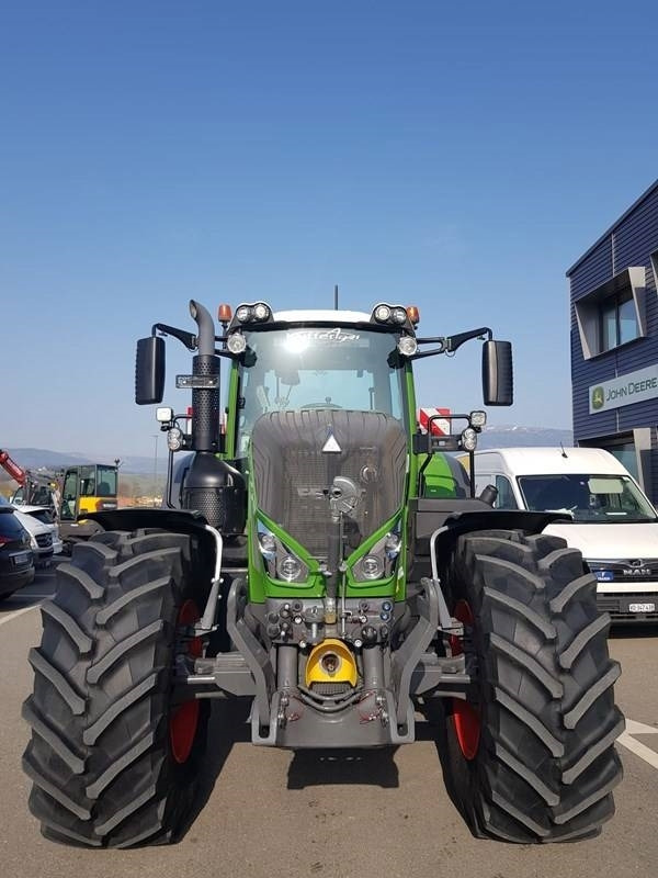 Fendt 828 Vario Profi Plus - Traktor: obrázek 5 Fendt 828 Vario Profi Plus - Traktor: obrázek 5