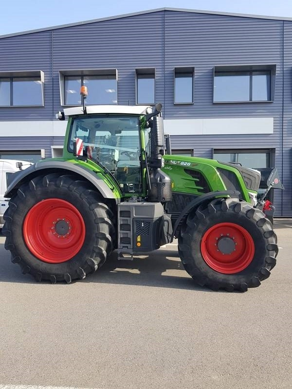 Fendt 828 Vario Profi Plus - Traktor: obrázek 4 Fendt 828 Vario Profi Plus - Traktor: obrázek 4
