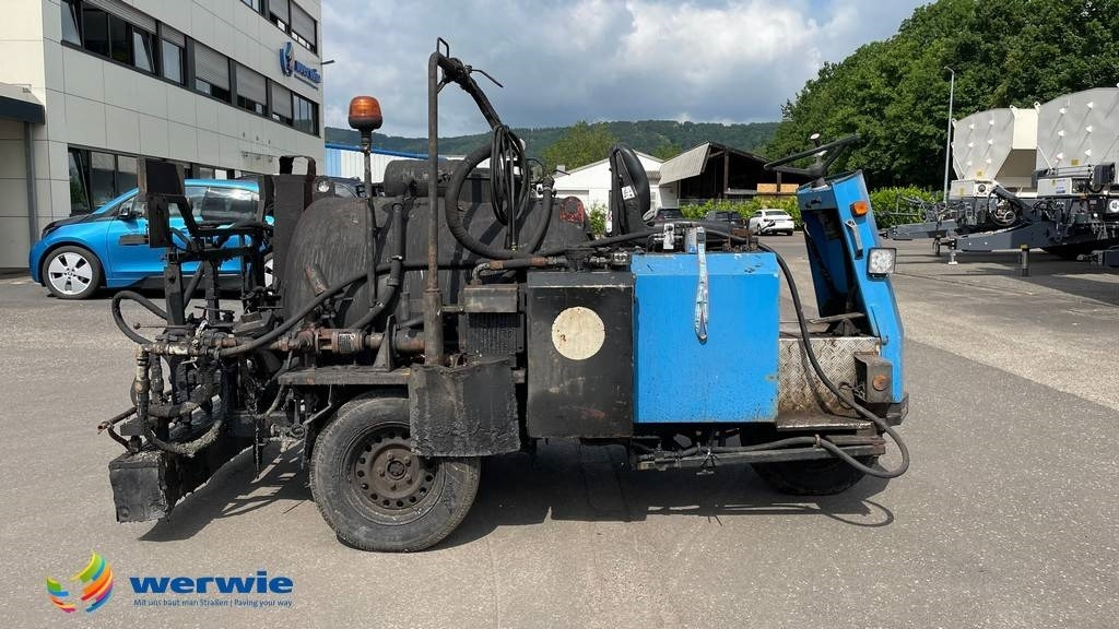 Weiro TM804SH - Rozstřikovač živic: obrázek 2 Weiro TM804SH - Rozstřikovač živic: obrázek 2