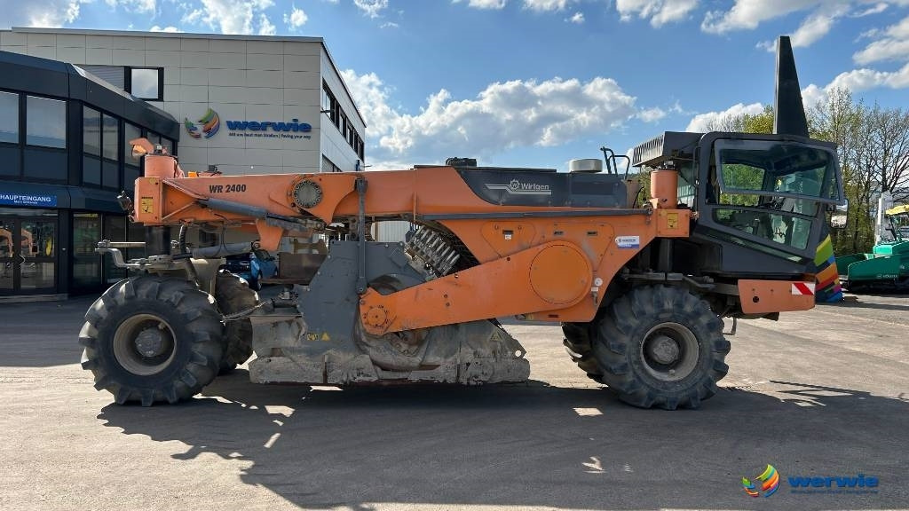 Wirtgen WR2400 - Technika pro ukládaní asfaltu: obrázek 1 Wirtgen WR2400 - Technika pro ukládaní asfaltu: obrázek 1