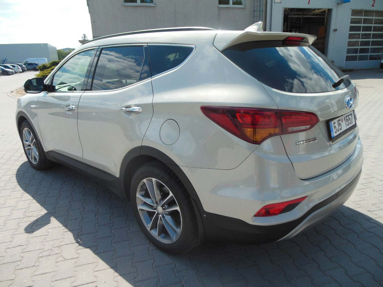 Hyundai Santa Fe 2,2 CRDi, 4WD, Automatic, Leder, Panora - SUV: obrázek 4 Hyundai Santa Fe 2,2 CRDi, 4WD, Automatic, Leder, Panora - SUV: obrázek 4