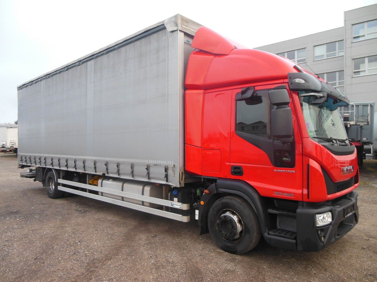 Iveco EUROCARGO ML 160E28, 21 PALETTEN, LBW - Plachtový nákladní auto: obrázek 2 Iveco EUROCARGO ML 160E28, 21 PALETTEN, LBW - Plachtový nákladní auto: obrázek 2