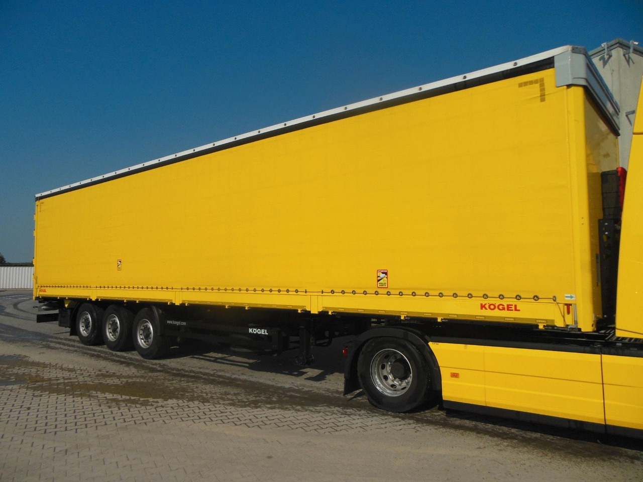 Kögel SN 24, BORDWÄNDE 700 MM, HUBDACH!!! TOP - Plachtový návěs: obrázek 3 Kögel SN 24, BORDWÄNDE 700 MM, HUBDACH!!! TOP - Plachtový návěs: obrázek 3