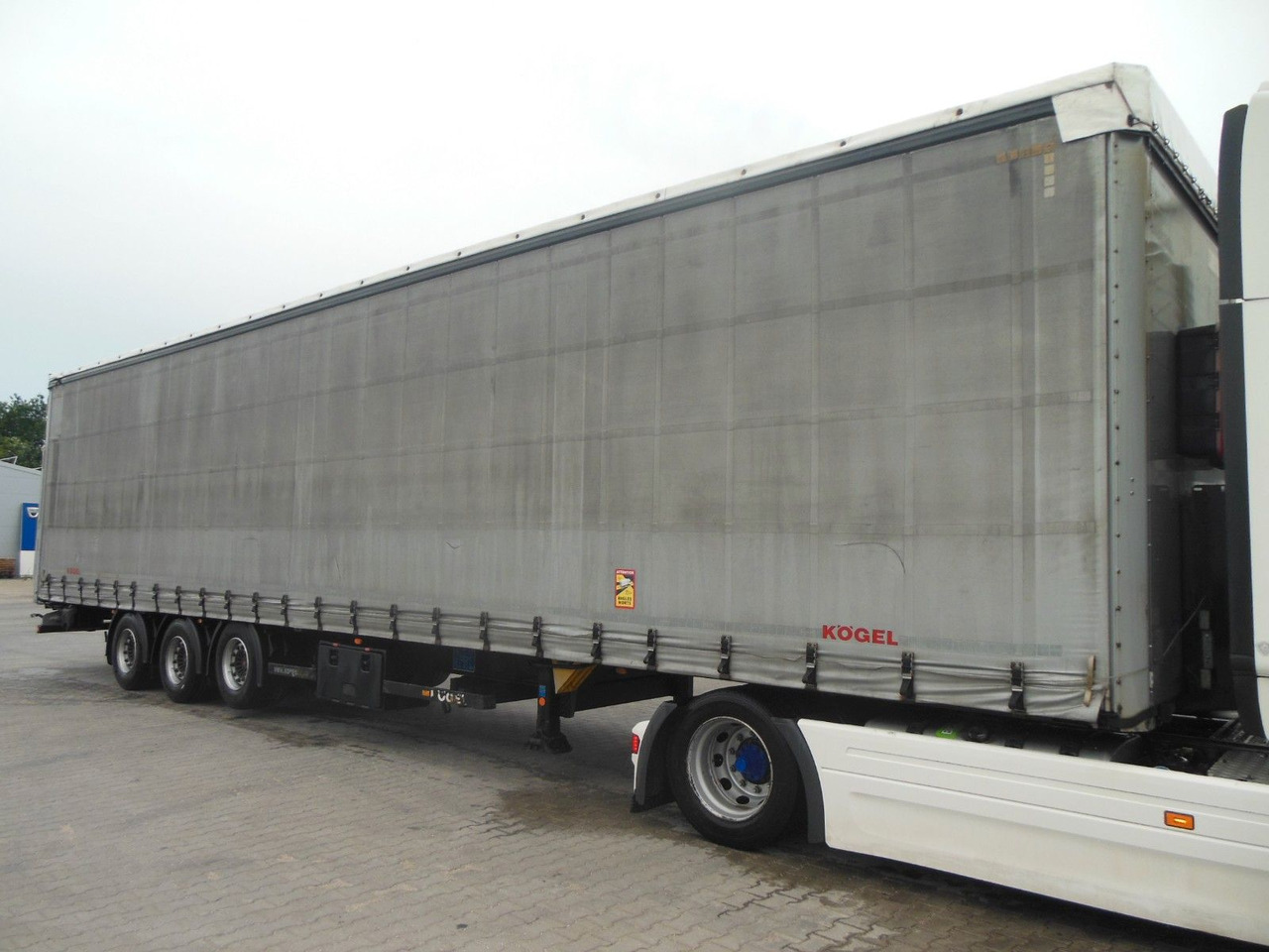 Kögel SN 24, LOWDECK, LIFTACHSE, SAF - Plachtový návěs: obrázek 3 Kögel SN 24, LOWDECK, LIFTACHSE, SAF - Plachtový návěs: obrázek 3