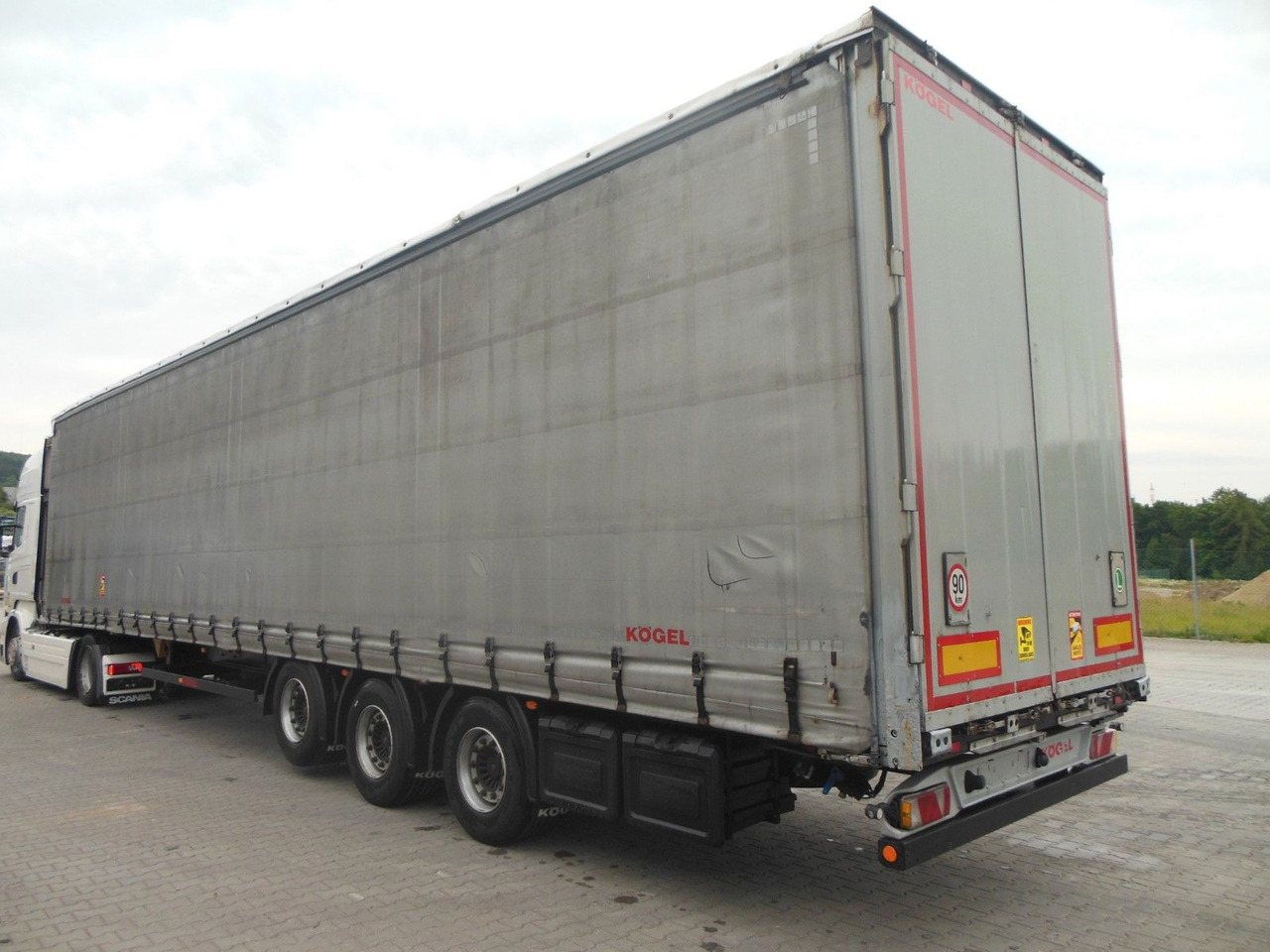 Kögel SN 24, LOWDECK, LIFTACHSE, SAF - Plachtový návěs: obrázek 4 Kögel SN 24, LOWDECK, LIFTACHSE, SAF - Plachtový návěs: obrázek 4