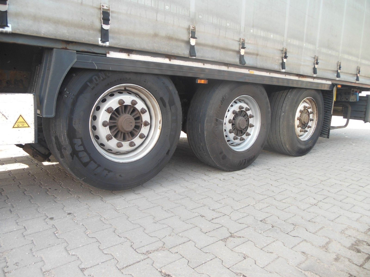 Krone SD, BPW, HUBDACH, LIFT ACHSE, 3 STÜCKS AM LAGER - Plachtový návěs: obrázek 5 Krone SD, BPW, HUBDACH, LIFT ACHSE, 3 STÜCKS AM LAGER - Plachtový návěs: obrázek 5