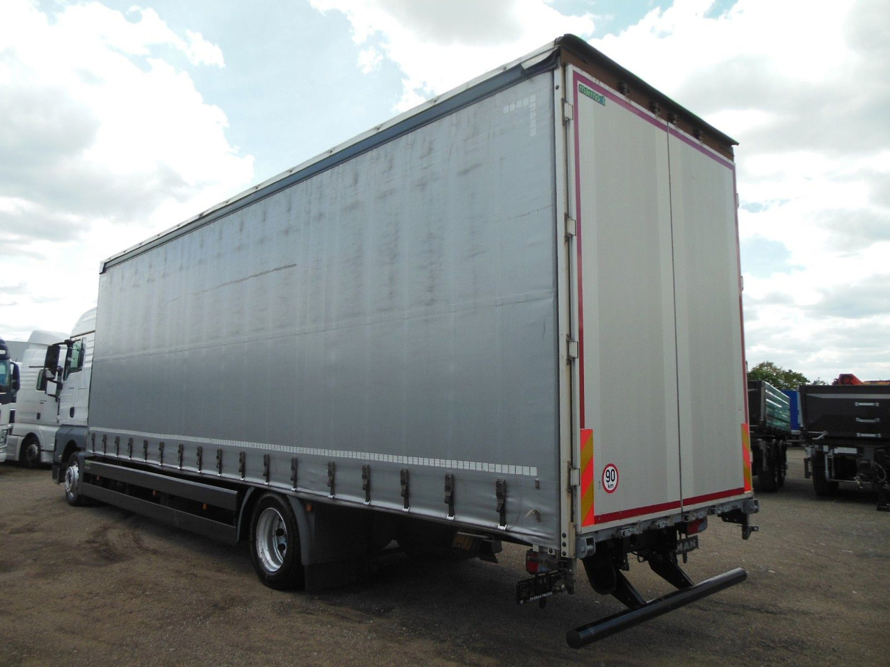 MAN TGX 18.460, XLX, VOLL LUFT, PRITSCHE 9,2M, TOP!! - Plachtový nákladní auto: obrázek 4 MAN TGX 18.460, XLX, VOLL LUFT, PRITSCHE 9,2M, TOP!! - Plachtový nákladní auto: obrázek 4