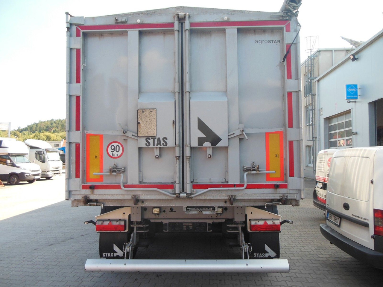 Stas S300CX, 49m3, ADR, 9 TONE ACHSEN,WIE NEUE-TOP!!! - Sklápěcí návěs: obrázek 5 Stas S300CX, 49m3, ADR, 9 TONE ACHSEN,WIE NEUE-TOP!!! - Sklápěcí návěs: obrázek 5