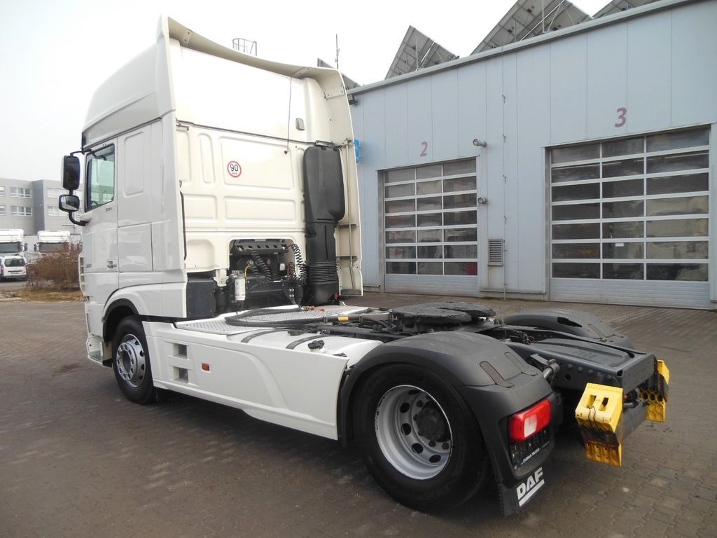 DAF XF 106.530 SSC, HYDRAULIK, STAND KLIMA, TOP DAF XF 106.530 SSC, HYDRAULIK, STAND KLIMA, TOP - Tahač: obrázek 4 DAF XF 106.530 SSC, HYDRAULIK, STAND KLIMA, TOP DAF XF 106.530 SSC, HYDRAULIK, STAND KLIMA, TOP - Tahač: obrázek 4