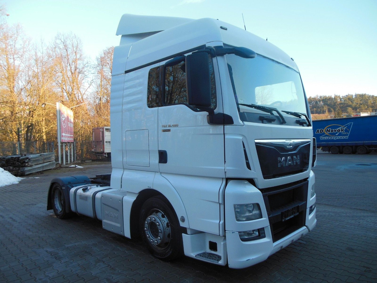 MAN TGX 18.480 LLS-U, LOWDECK + KRONE MEGA MAN TGX 18.480 LLS-U, LOWDECK - Tahač: obrázek 2 MAN TGX 18.480 LLS-U, LOWDECK + KRONE MEGA MAN TGX 18.480 LLS-U, LOWDECK - Tahač: obrázek 2