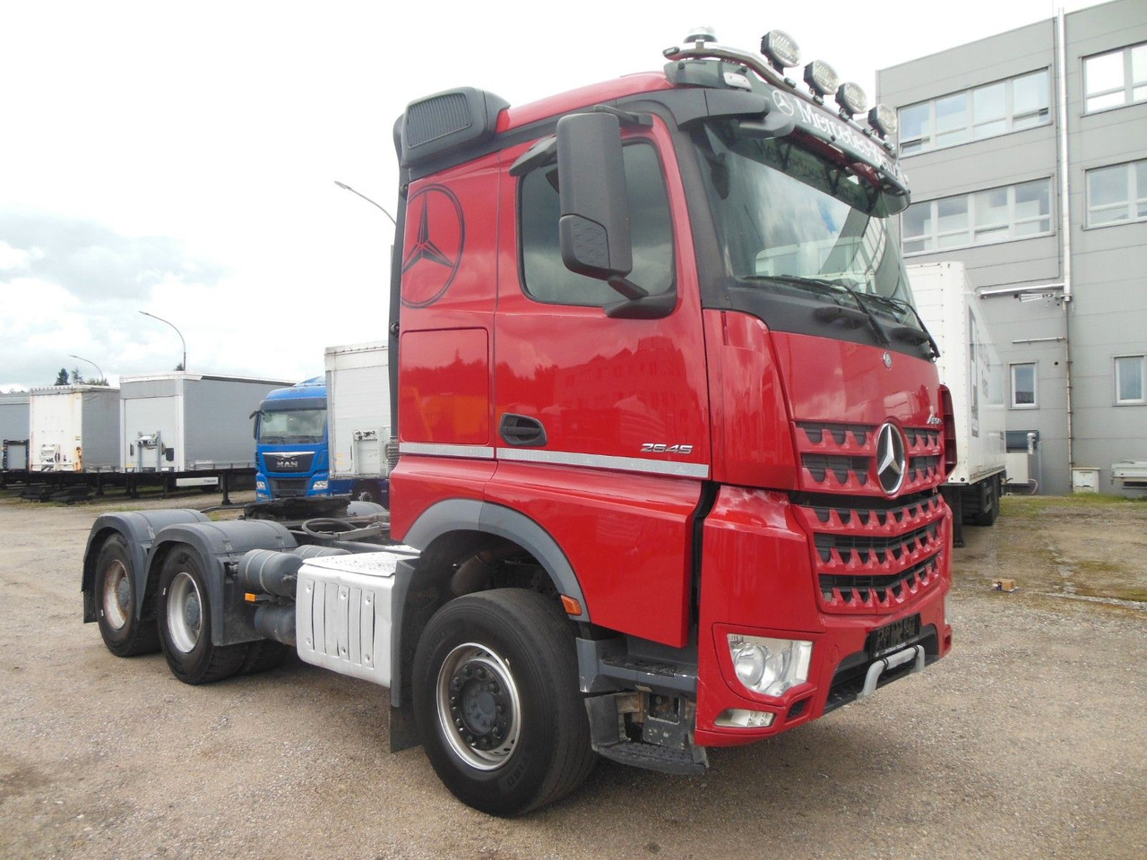 Mercedes-Benz 2645 AROCS, 6X4, HYDRAULIK - Tahač: obrázek 2 Mercedes-Benz 2645 AROCS, 6X4, HYDRAULIK - Tahač: obrázek 2