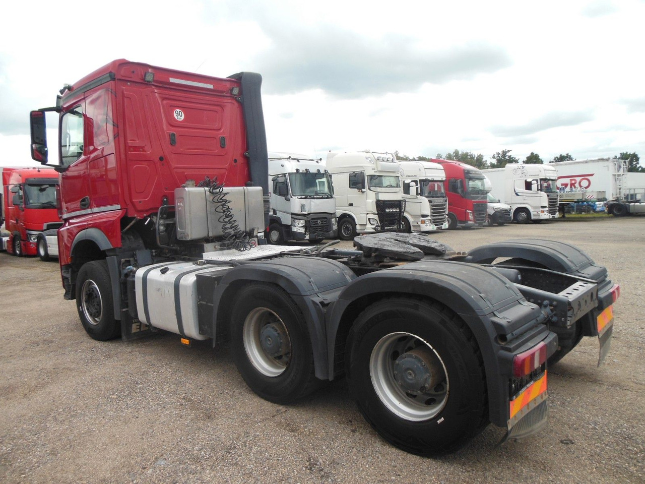 Mercedes-Benz 2645 AROCS, 6X4, HYDRAULIK - Tahač: obrázek 4 Mercedes-Benz 2645 AROCS, 6X4, HYDRAULIK - Tahač: obrázek 4