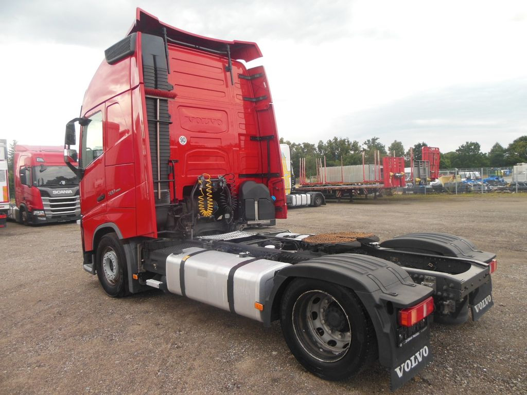 Volvo FH 13/500, LOWDECK, GLOBE XL, I PARK COOL, TOP!! - Tahač: obrázek 4 Volvo FH 13/500, LOWDECK, GLOBE XL, I PARK COOL, TOP!! - Tahač: obrázek 4
