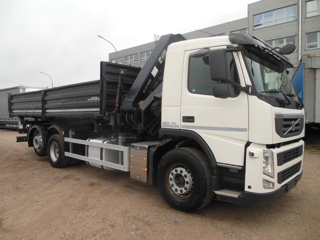 Volvo FM 410, 6X2, DREISEITEN KIPPER, HIAB XS 211 - Sklápěč, Auto s hydraulickou rukou: obrázek 2 Volvo FM 410, 6X2, DREISEITEN KIPPER, HIAB XS 211 - Sklápěč, Auto s hydraulickou rukou: obrázek 2