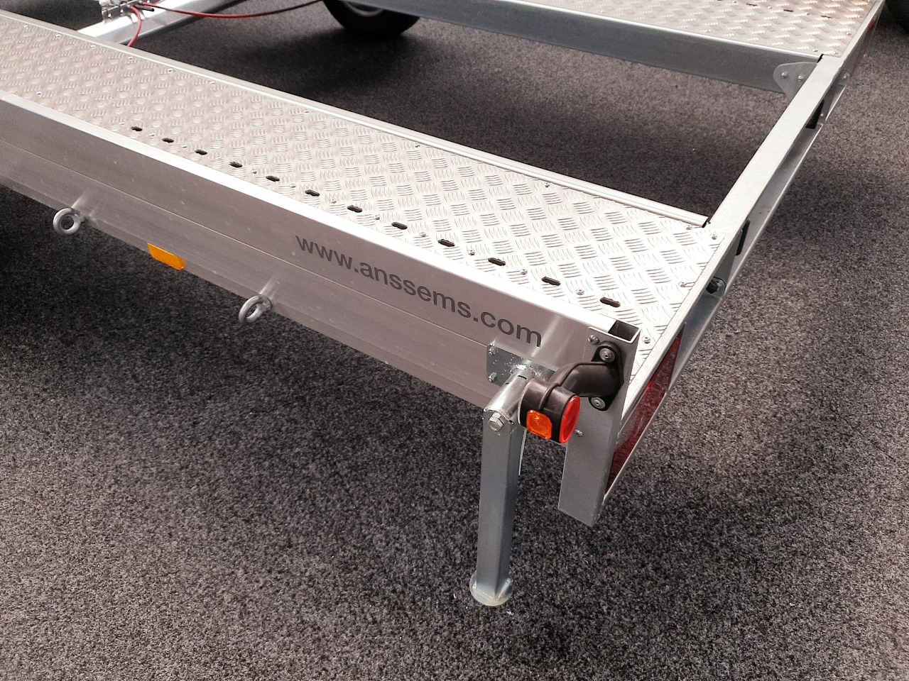 Anssems AMT ECO 1300 light 340x180x18cm (L) 1300kg - Přívěs na přepravu automobilů: obrázek 3 Anssems AMT ECO 1300 light 340x180x18cm (L) 1300kg - Přívěs na přepravu automobilů: obrázek 3