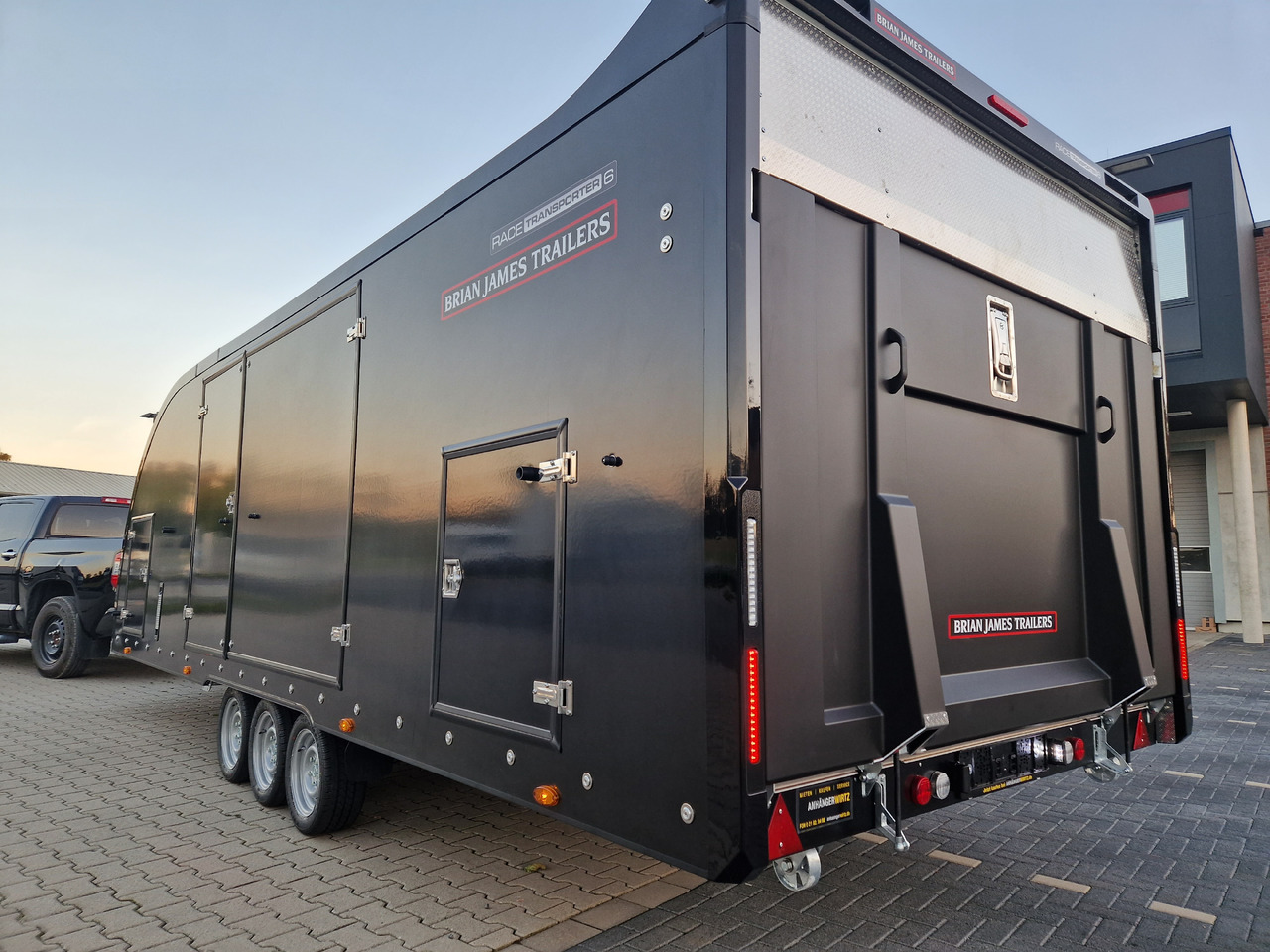 BJT Race Transporter 6 396-3060 650x235x189cm black RFS ASR 13" 3500kg - Přívěs na přepravu automobilů: obrázek 5 BJT Race Transporter 6 396-3060 650x235x189cm black RFS ASR 13" 3500kg - Přívěs na přepravu automobilů: obrázek 5